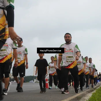 Runner Photo 7730167