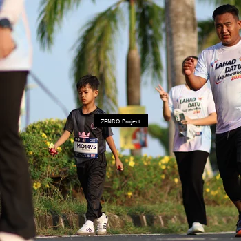Runner Photo 7730189