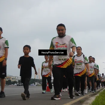 Runner Photo 7730199