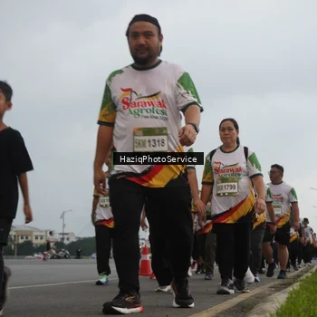 Runner Photo 7730221