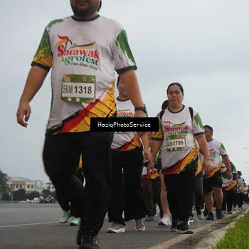 Runner Photo 7730243