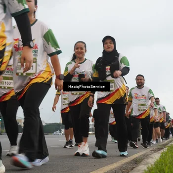 Runner Photo 7730246