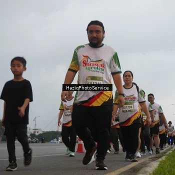 Runner Photo 7730276
