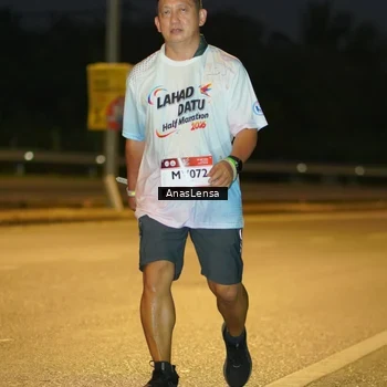 Runner Photo 7730292