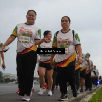 Runner Photo 7730318