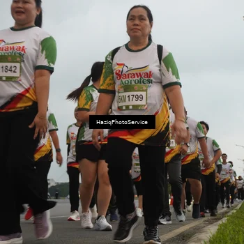 Runner Photo 7730338