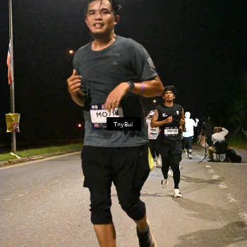 Runner Photo 7730347