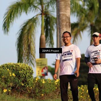 Runner Photo 7730352