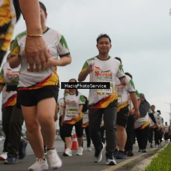 Runner Photo 7730353