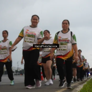 Runner Photo 7730354