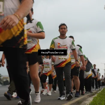 Runner Photo 7730359