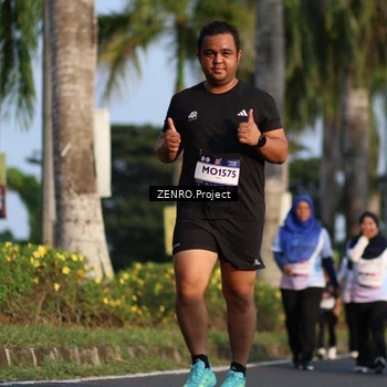 Runner Photo 7730373