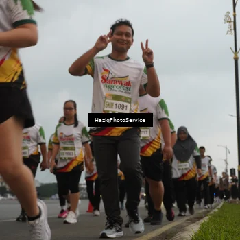 Runner Photo 7730380
