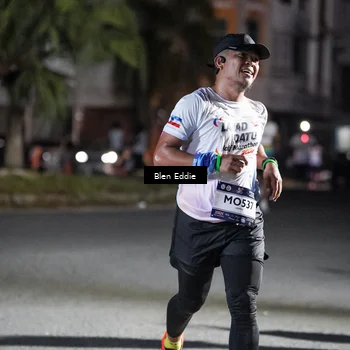 Runner Photo 7730381