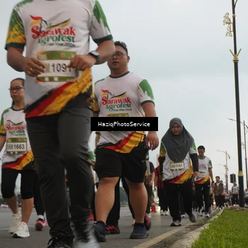 Runner Photo 7730397