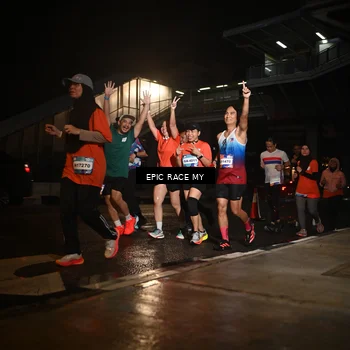 Runner Photo 7730398