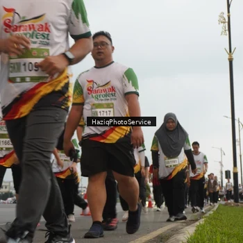Runner Photo 7730433