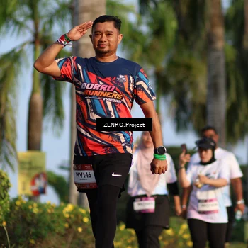 Runner Photo 7730437