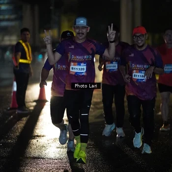 Runner Photo 7730463