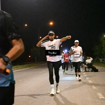 Runner Photo 7730500