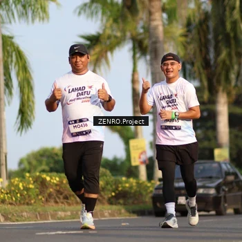 Runner Photo 7730511