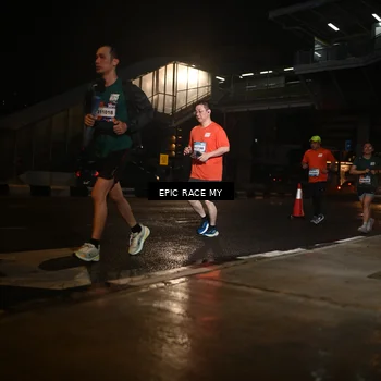 Runner Photo 7730525