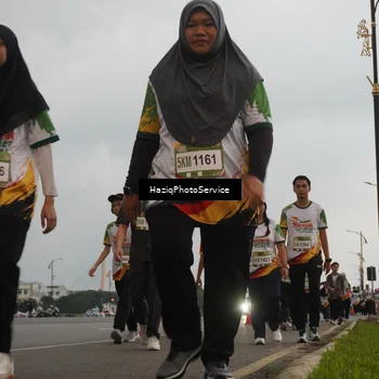 Runner Photo 7730549