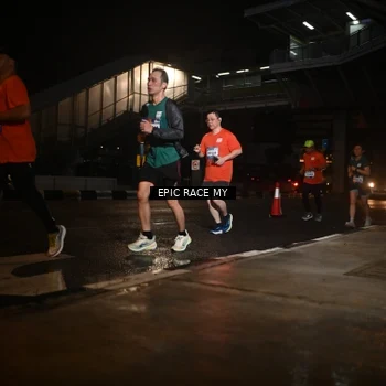 Runner Photo 7730556