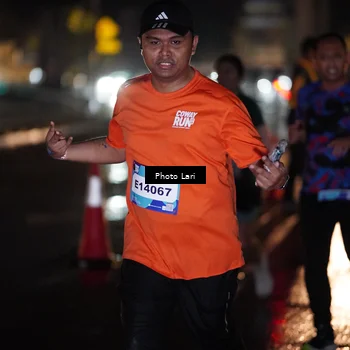 Runner Photo 7730567