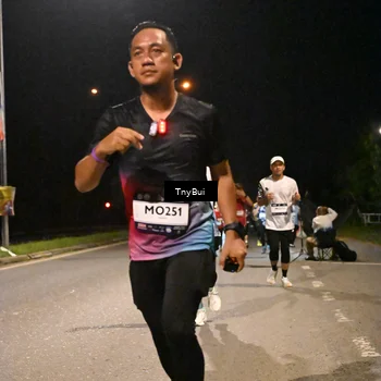 Runner Photo 7730570