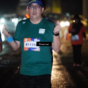 Runner Photo 7730572