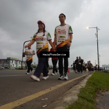 Runner Photo 7730573