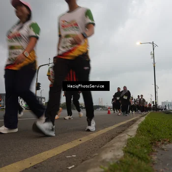 Runner Photo 7730574