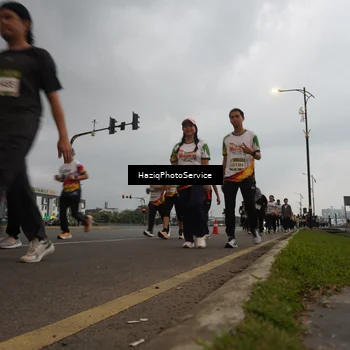 Runner Photo 7730575