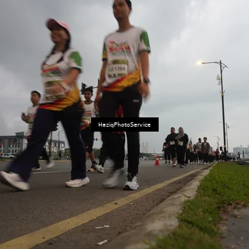 Runner Photo 7730586
