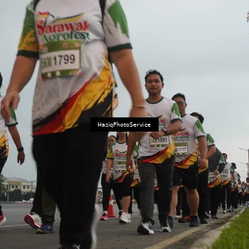 Runner Photo 7730595