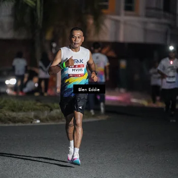 Runner Photo 7730599