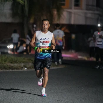 Runner Photo 7730602