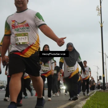 Runner Photo 7730645