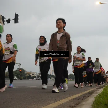 Runner Photo 7730672