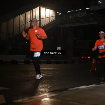 Runner Photo 7730675