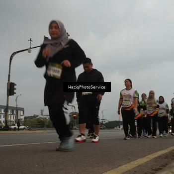 Runner Photo 7730683