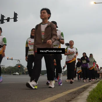 Runner Photo 7730690