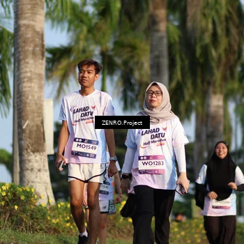 Runner Photo 7730703