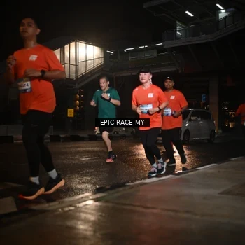 Runner Photo 7730704