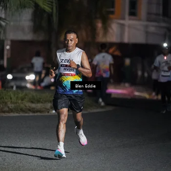Runner Photo 7730707