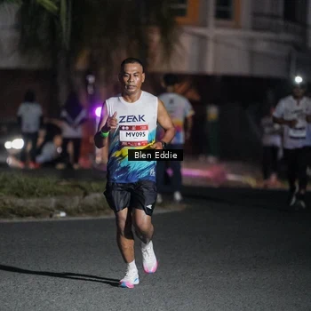 Runner Photo 7730712