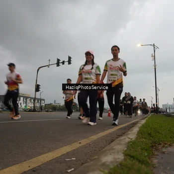 Runner Photo 7730717