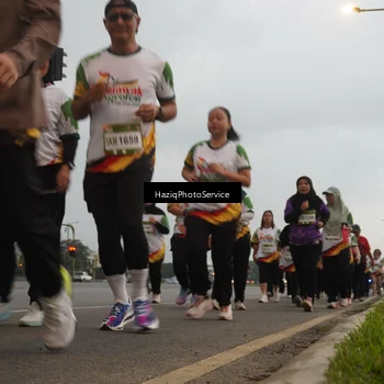Runner Photo 7730721