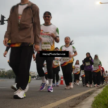 Runner Photo 7730735